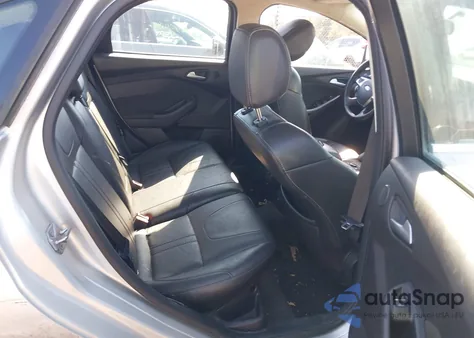 2014 Ford Focus Titanium из США, поврежденный, VIN 1FADP3J29EL240156